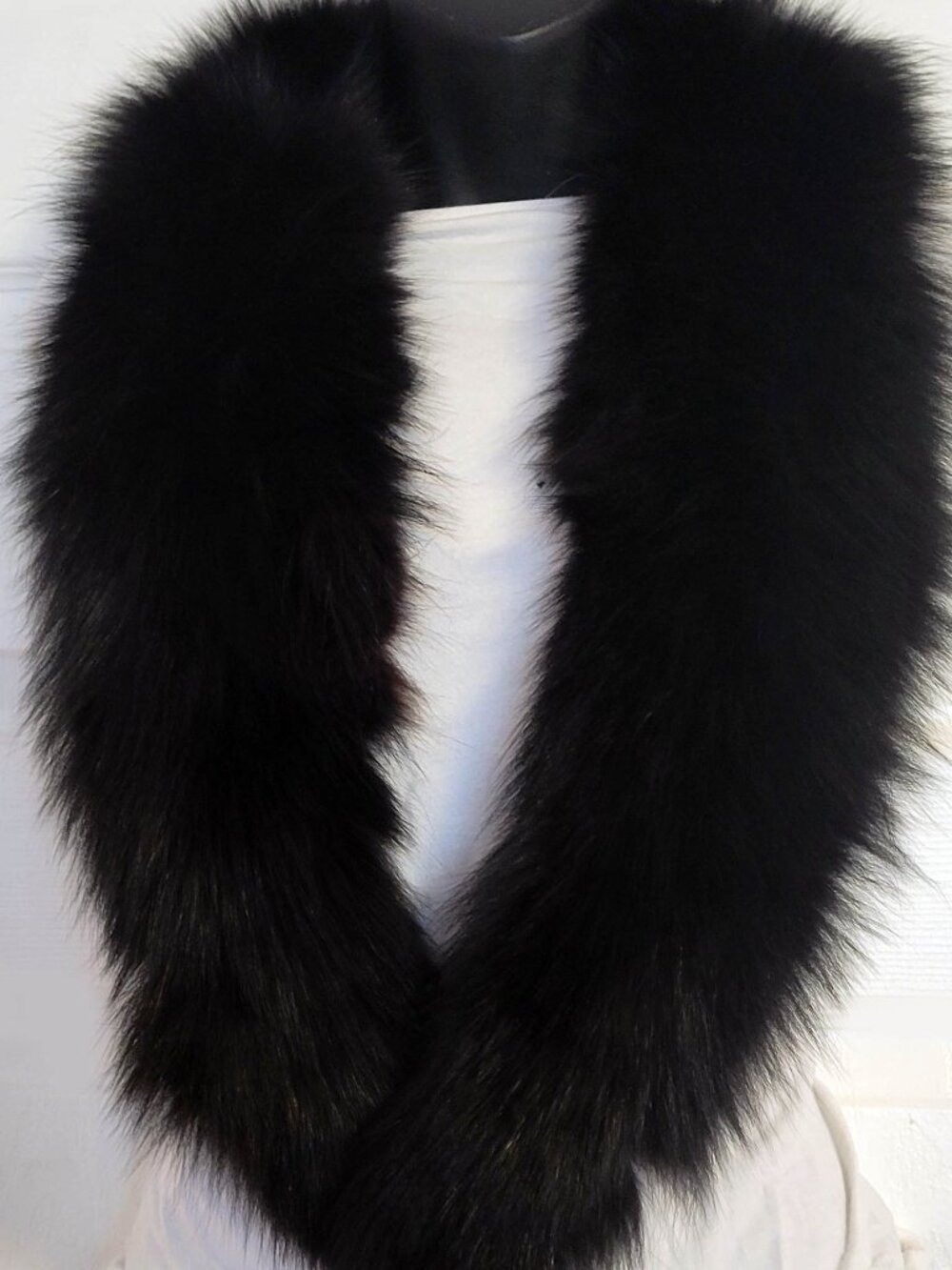 Nice fox fur black scarf/colar